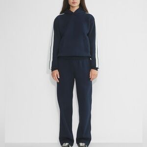 Aritzia Cozy Sweatfleece Perfect Hoodie & Cozy Mega Straight Sweatpant Set